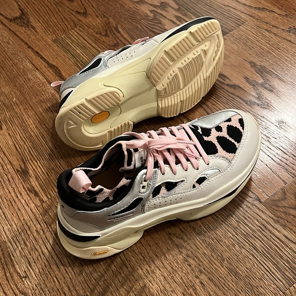 BrandBlack Dad Sneakers - Picture 3 of 4